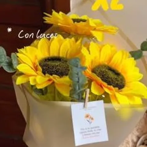 Ramo XL de girasoles con luces